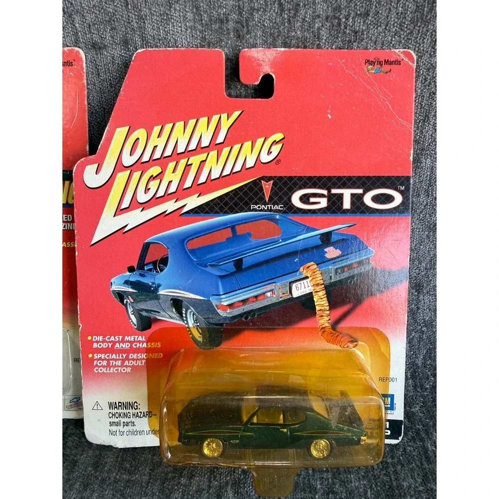 Lot 2 Johnny Lightning 1/64 1969 Camaro Z28 Hot Rodding & 1971 Pontiac GTO Green